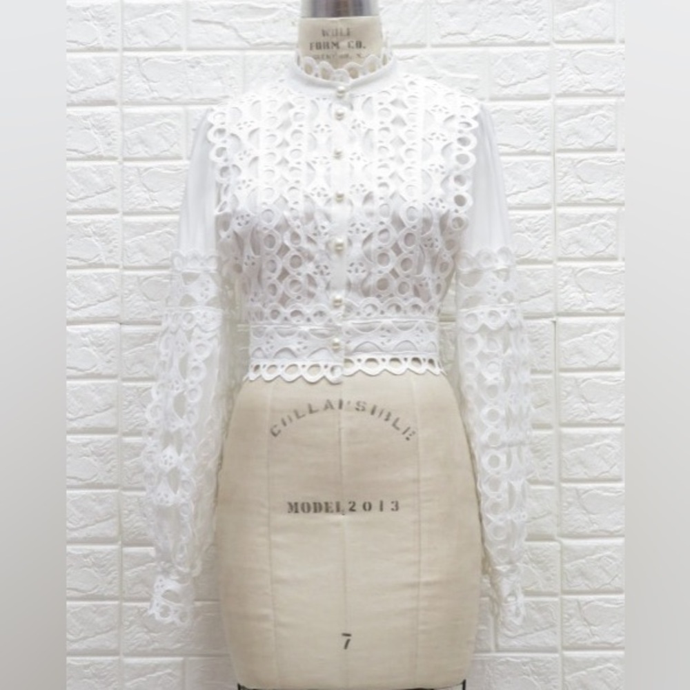 White Lace top with pearl buttons NWT Large